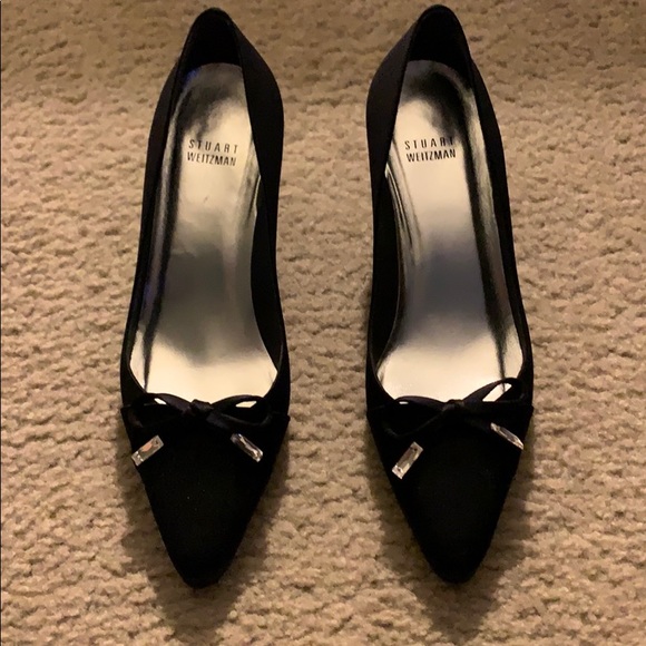 Stuart Weitzman Black Peau de soie silk shoes! - Picture 1 of 4